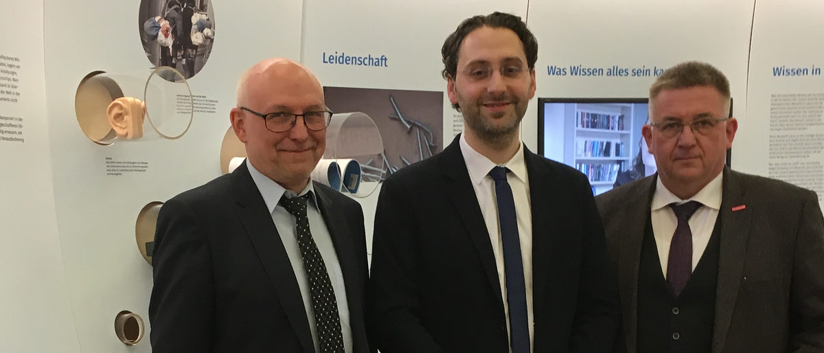 Eckhard Sudmeyer, Dr. Benjamin W. Schulze, Detlef Bade (v.l.) Eckhard Sudmeyer, Dr. Benjamin W. Schulze, Detlef Bade (v.l.)