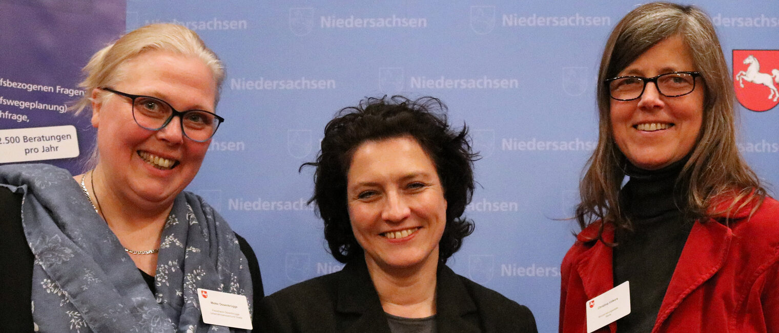 Meike Ossenbrügge, Dr. Carola Reimann, Christina Völkers (v.l.)