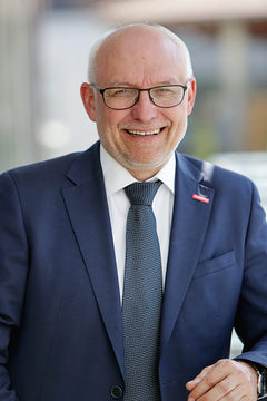 Hauptgeschäftsführer Eckhard Sudmeyer Hauptgeschäftsführer Eckhard Sudmeyer