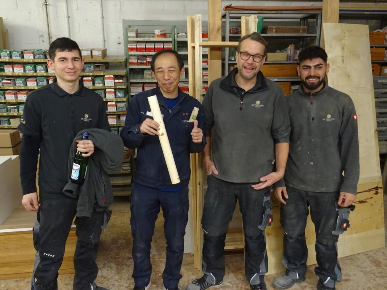 Japanische Azubis in der Tischlerei Kresken in Stade.