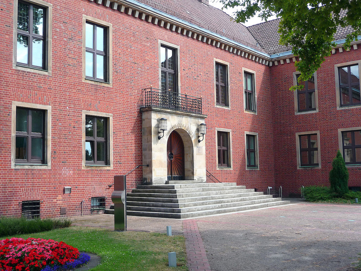 Handwerkskammr, Kammergebäude, Hauptverwaltung, Lüneburg, Standort, Eingang, Innenhof