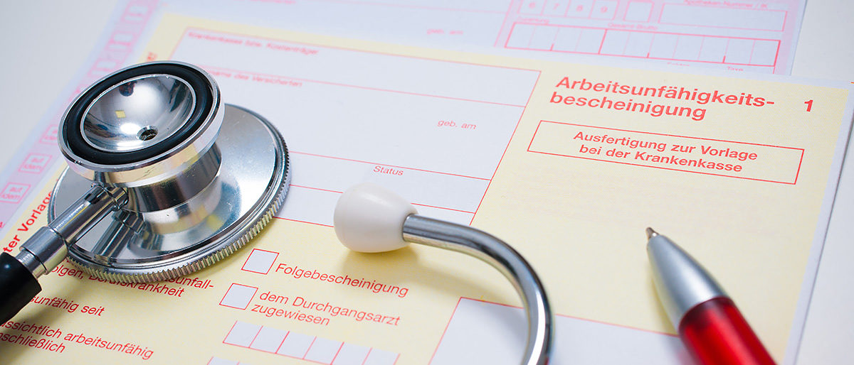 Wird ein Arbeitnehmer krank, braucht er eine Arbeitsunfähigkeitsbescheinigung Wird ein Arbeitnehmer krank, braucht er eine Arbeitsunfähigkeitsbescheinigung