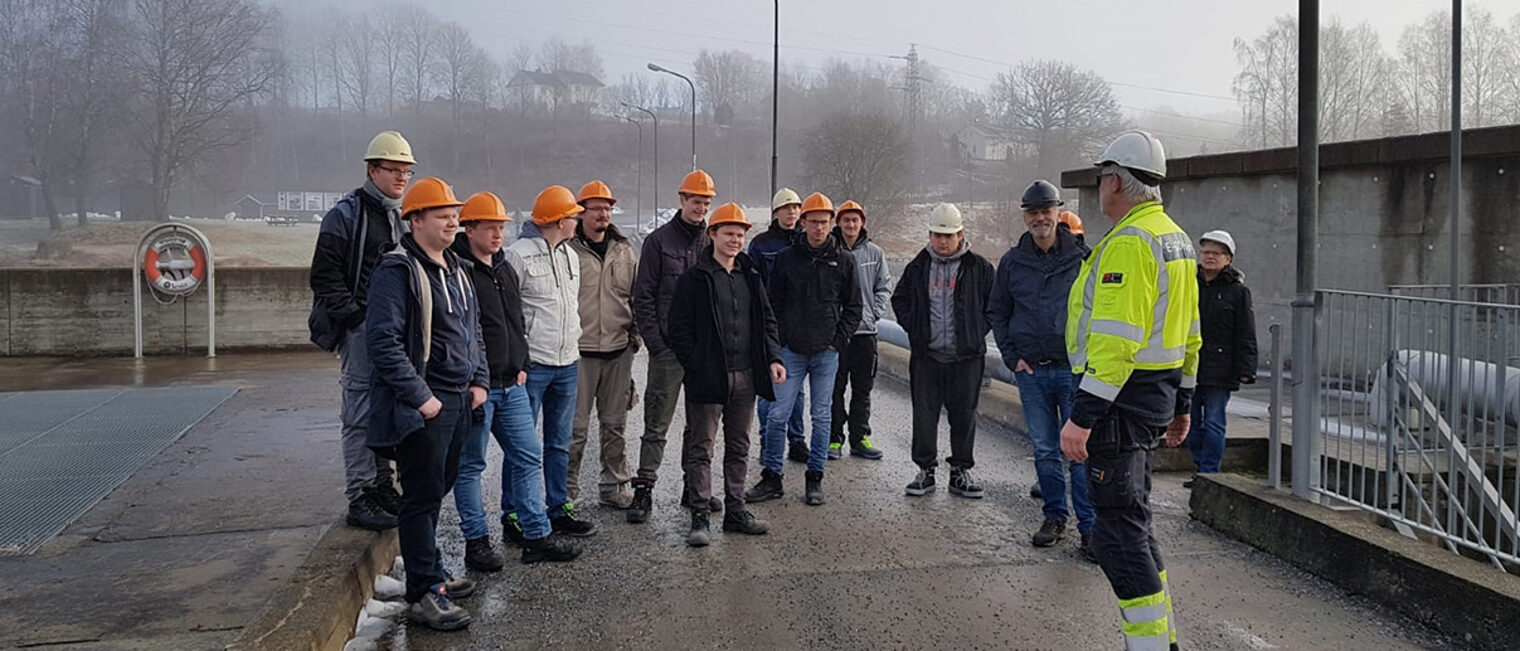 W&auml;hrend des Auslandpraktikums in Norwegen haben die Azubis die Kykkelsrud Kraftwerke besichtigt. 