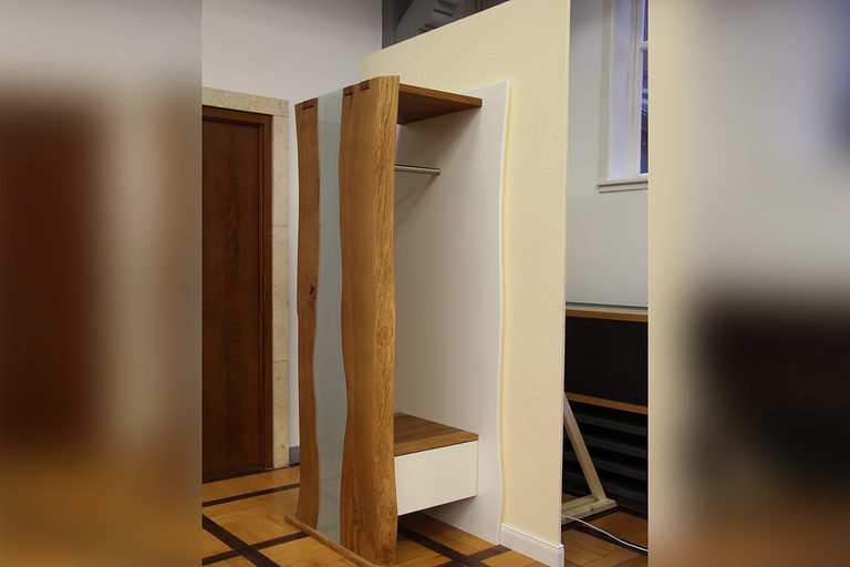 Das Meisterstück von Janek Kuckuck: eine Garderobe.