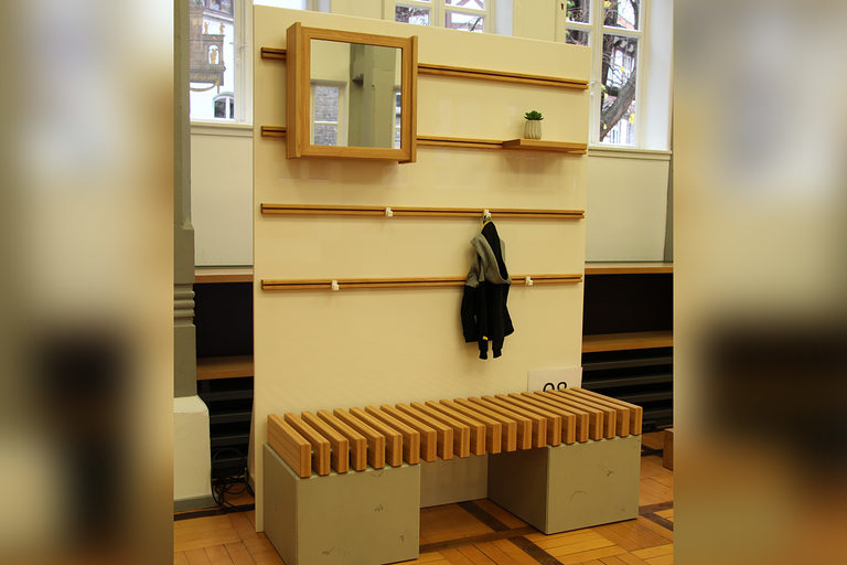 Das Meisterstück von Martin Rietz: eine Garderobe. 
