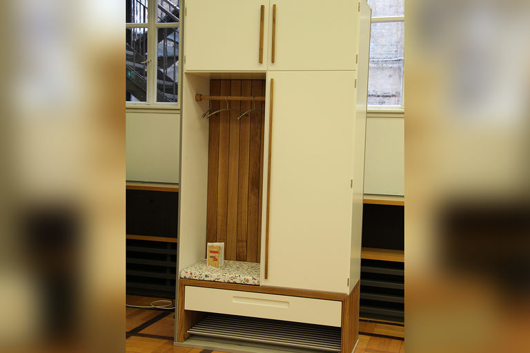 Das Meisterstück von Niclas Strack: eine Garderobe. 