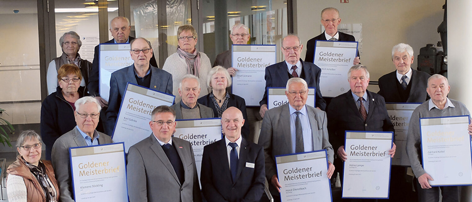 Landmaschinenmechaniker; Komzet NLTec, Jubiläum, Goldener Meisterbrief, Gruppenfoto