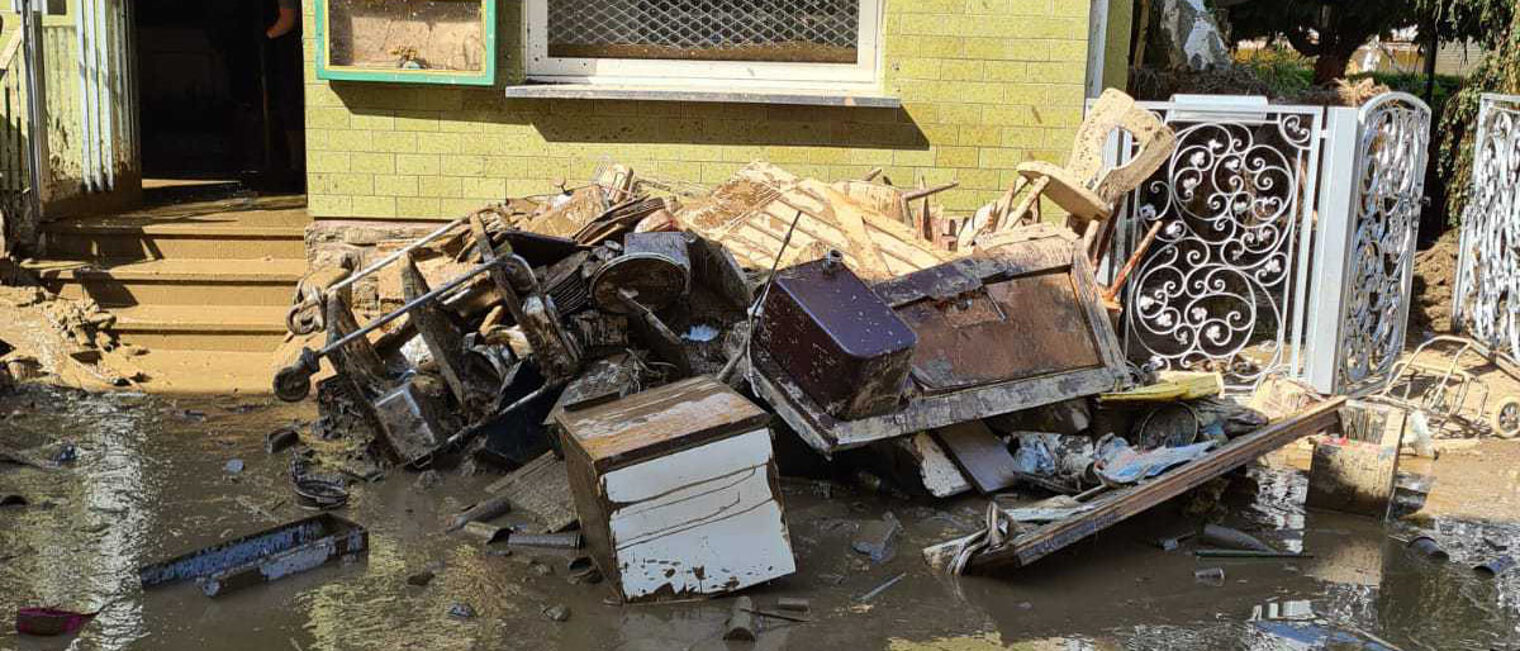 Trümmerteile nach der Flutkatastrophe im Ahrtal. Installateur und Heizungsbauer Eckhard Rutzen aus Lehre engagiert sich ehrenamtlich im Flutgebiet Ahrtal.