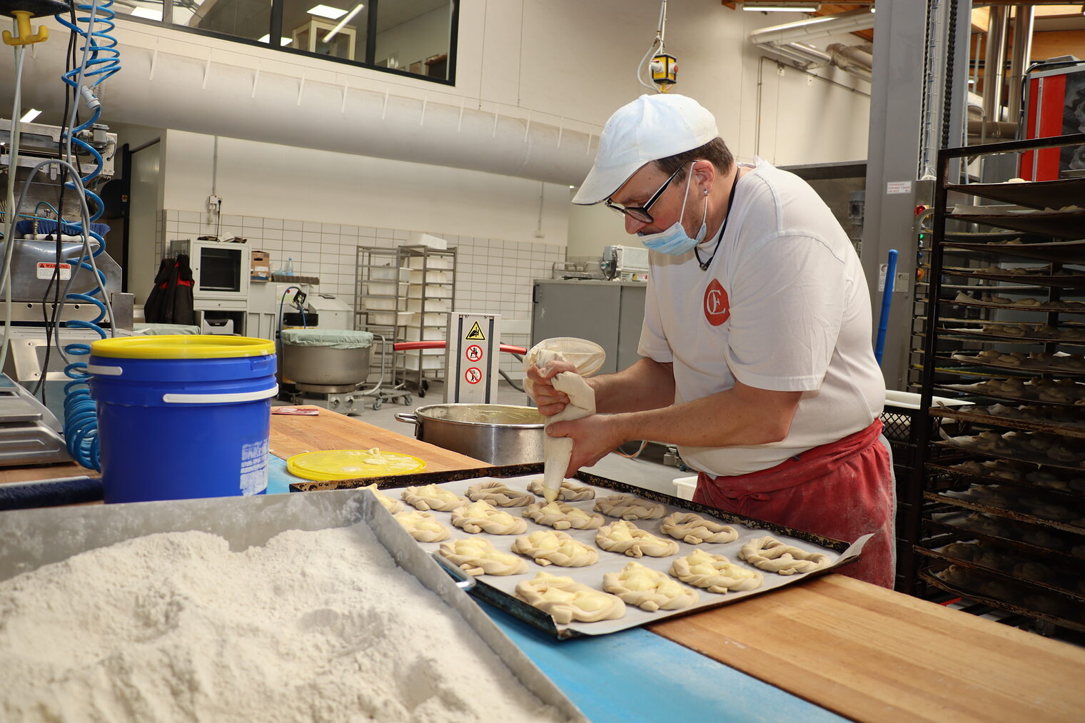 Bäcker in der Bäckerei Soetebier