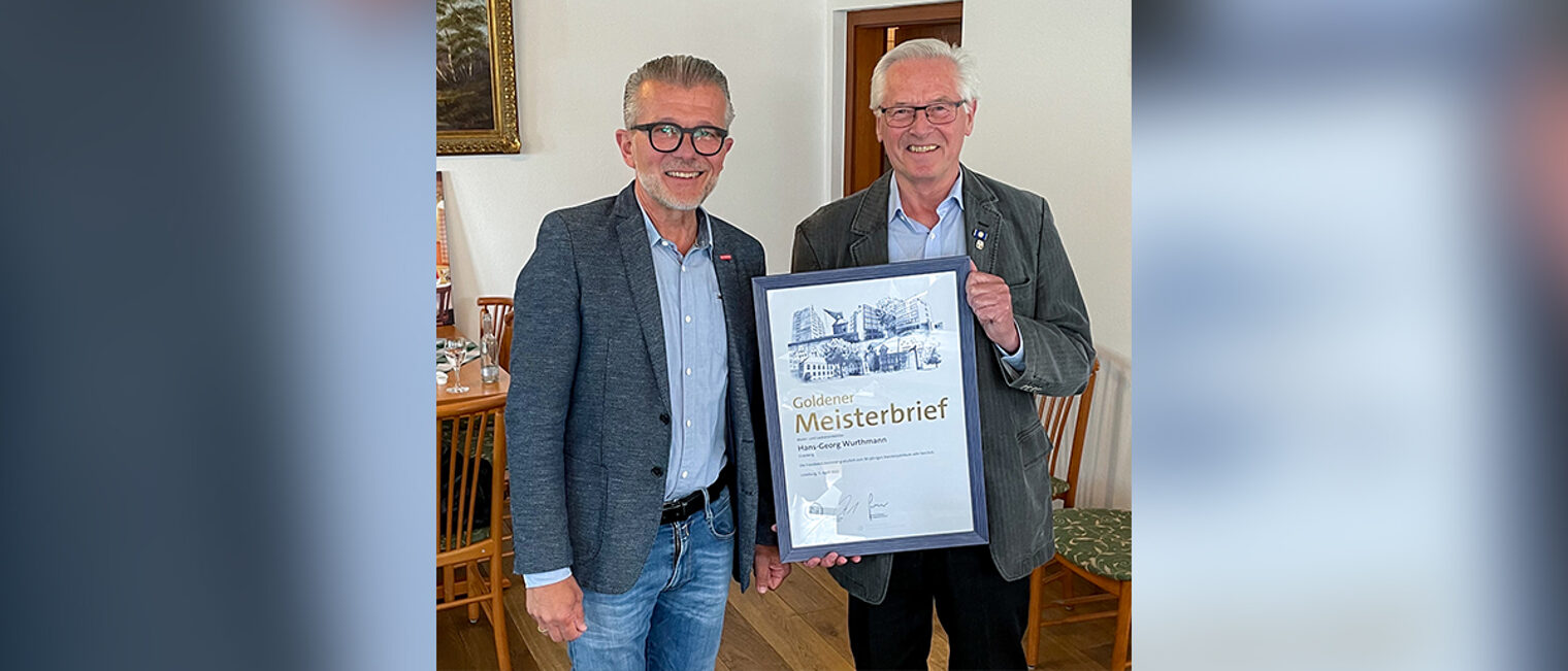 Joachim Runge überreicht Goldenen Meisterbrief an Hans-Georg Wurthmann