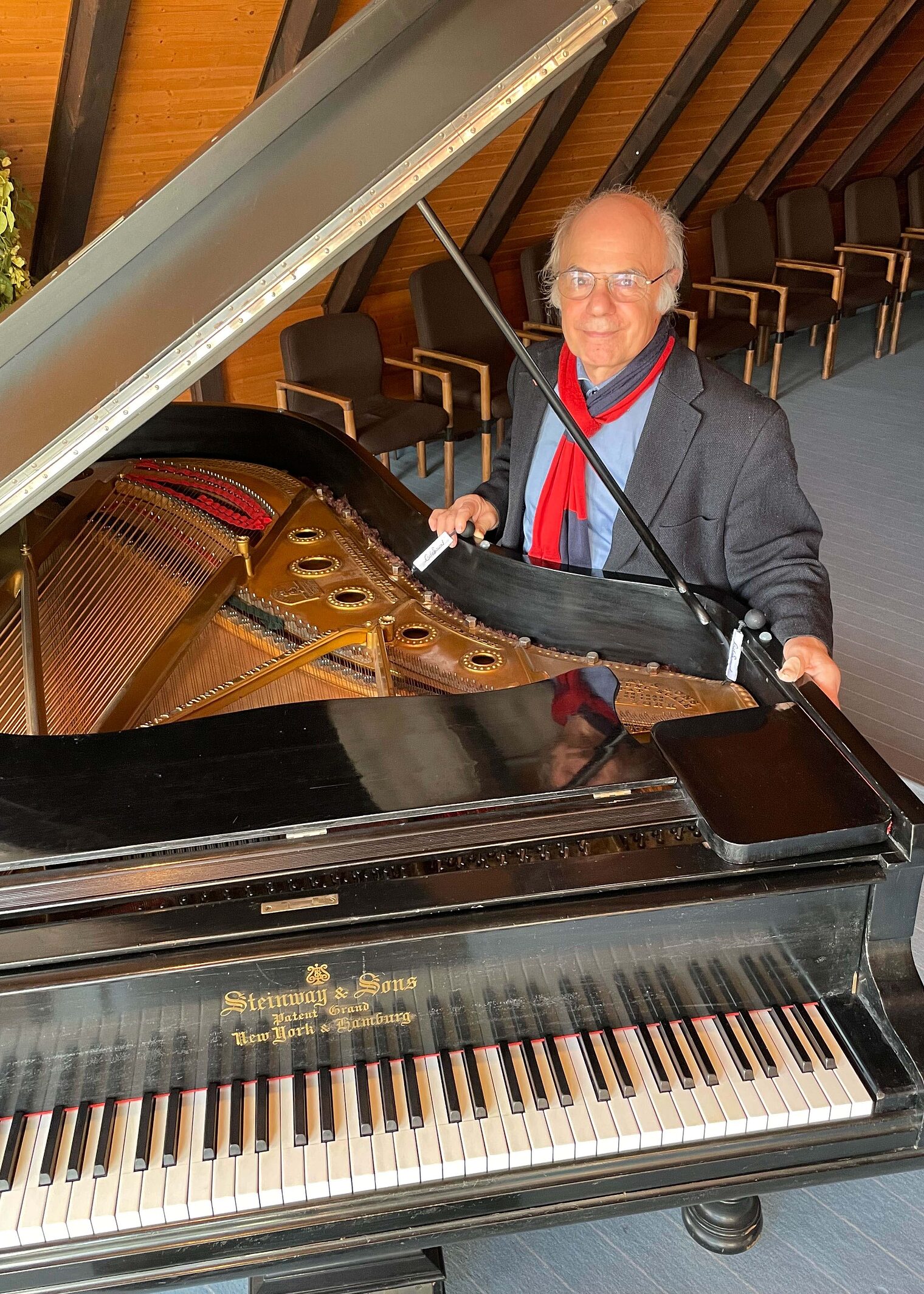 Klavierbauermeister Knut-Michael Senftleben