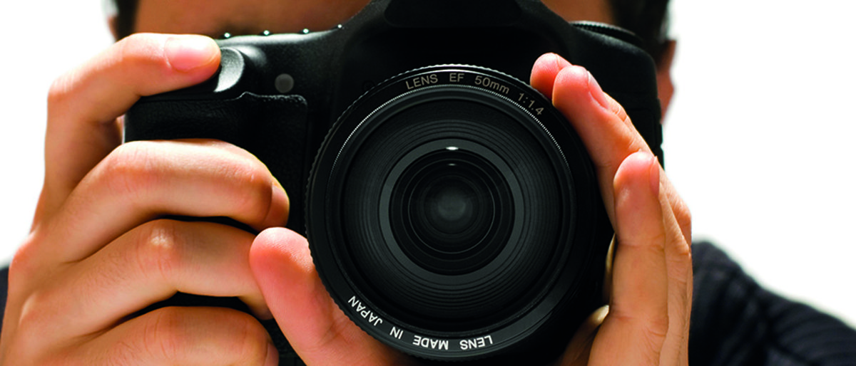 Fotograf, Kamera, Fokus, Porträt, Mann, Hände, 35mm, Bild, Foto, Pressebilder, Pressefotos, Download, Digitalkamera, Spigelreflex, Objektiv, Zoom