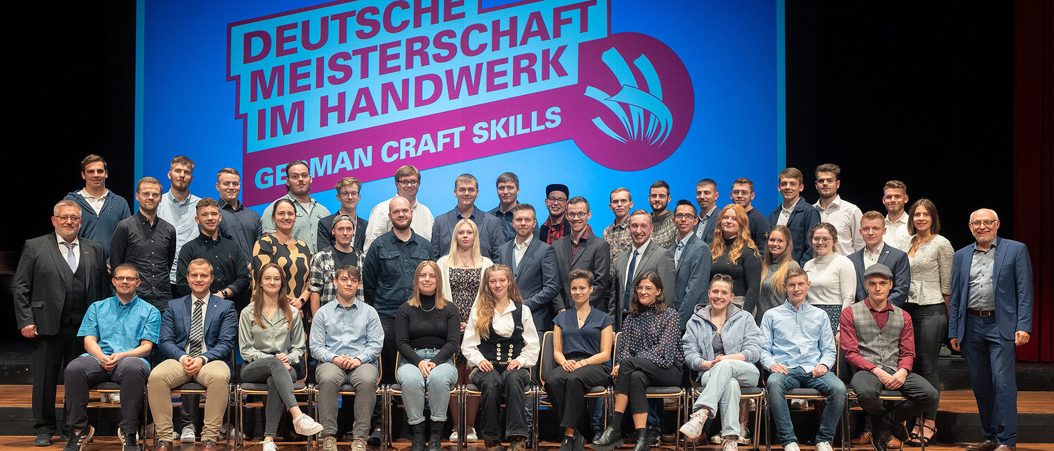 Deutsche Meisterschaft im Handwerk: Gruppenfoto der Kammersiegerehrung 2023