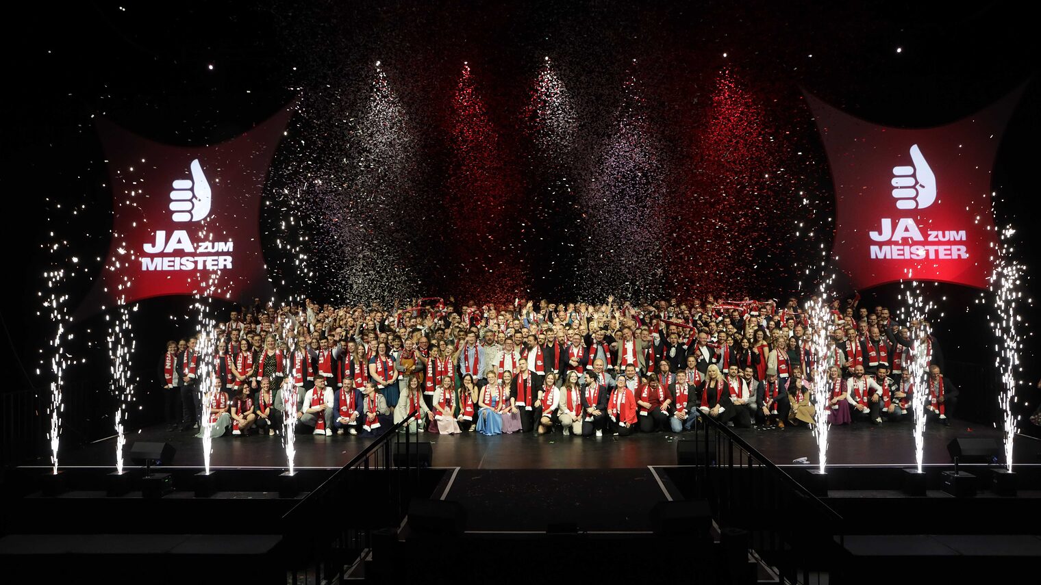 Die Meisterinnen und Meister in der Volkswagenhalle Braunschweig.