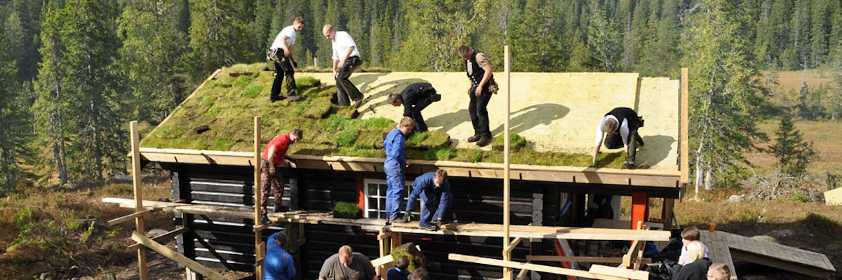 Lehrlinge in Norwegen, Grasdach, Dachdecker, Gjor Det, Mach es, NieZib,