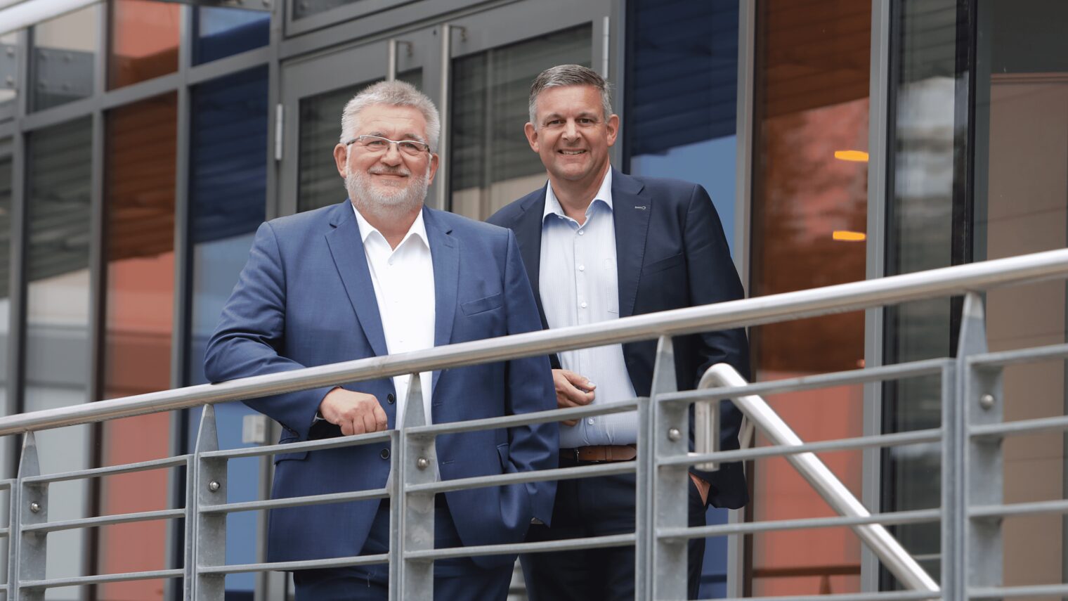 Präsident Detlef Bade und Hauptgeschäftsführer Matthias Steffen (r.)