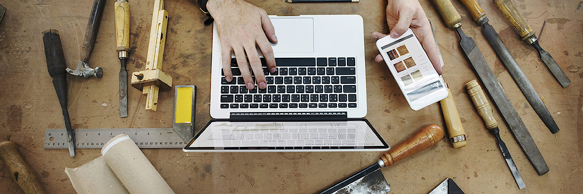 Macbook, Laptop, Handy, Smartphone, Werkbank, Werkzeug, Digitalisierung, Werkstatt, Internet