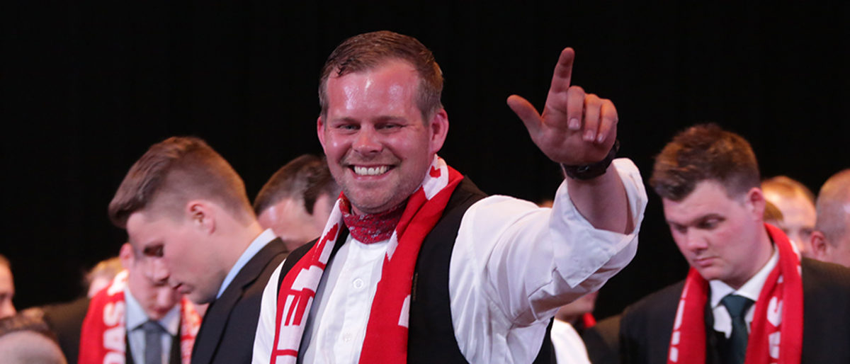 Meisterfeier, Meister, Jungmeister, Bühne, Freude, Jubel, Meisterschal
