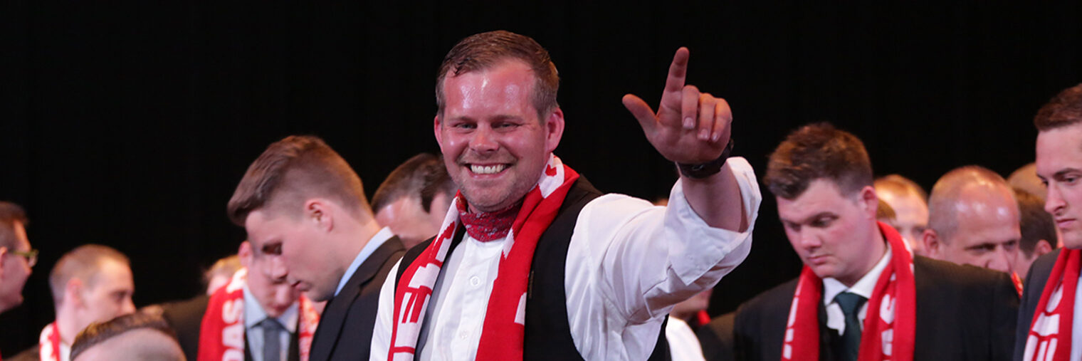 Meisterfeier, Meister, Jungmeister, Bühne, Freude, Jubel, Meisterschal