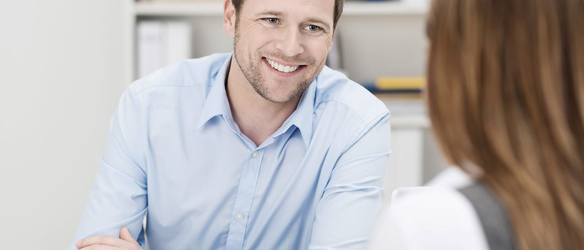 gespräch im büro Schlagwort(e): business, geschäftsmann, team, büro, besprechung, gespräch, geschäftsfrau, unterlagen, erklären, beratung, kollegen, geschäftsleute, paar, arbeit, teamwork, tisch, gegenüber, meeting, zusammen, zusammenarbeit, frau, mann, zwei, schreibtisch, sitzen, bewerbung, arbeitsmarkt, arbeiten, job, beruf, serös, kompetenz, firma, unternehmen, personen, menschen, leute, männlich, weiblich, lächeln, 30-40, 30s, business, geschftsmann, team, bro, besprechung, gesprch, geschftsfrau, unterlagen, erklren, beratung, kollegen, geschftsleute, paar, arbeit, teamwork, tisch, gegenber, meeting, zusammen, zusammenarbeit, frau, mann, zwei, schreibtisch, sitzen, bewerbung, arbeitsmarkt, arbeiten, job, beruf, sers, kompetenz, firma, unternehmen, personen, menschen, leute, mnnlich, weiblich, lcheln, 30-40, 30s