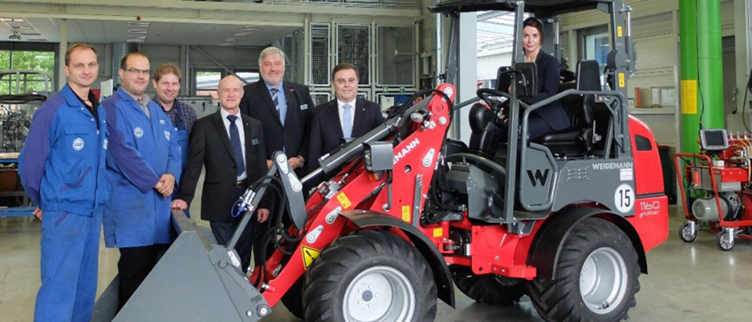 Radlader, Hoftrac, Spende, Kompetenzzentrum für Nutzfahrzeug- und Landmaschinentechnik, Komzet NLTec, Leisenz