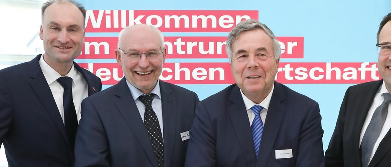 Freuen sich über den gelungenen Start des Verbundprojekts Fachkräftezentren Handwerk: Hartmut Drexel, Eckhard Sudmeyer, Jans-Paul Ernsting und Andreas Keller (v.l.n.r.)