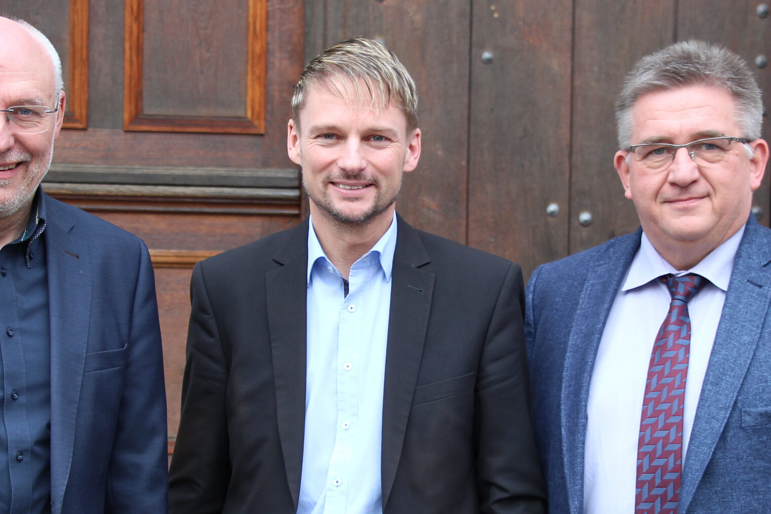 MdL Stefan Klein mit Eckhard Sudmeyer (l.) und Detlef Bade (r.) vor der Handwerkskammer.