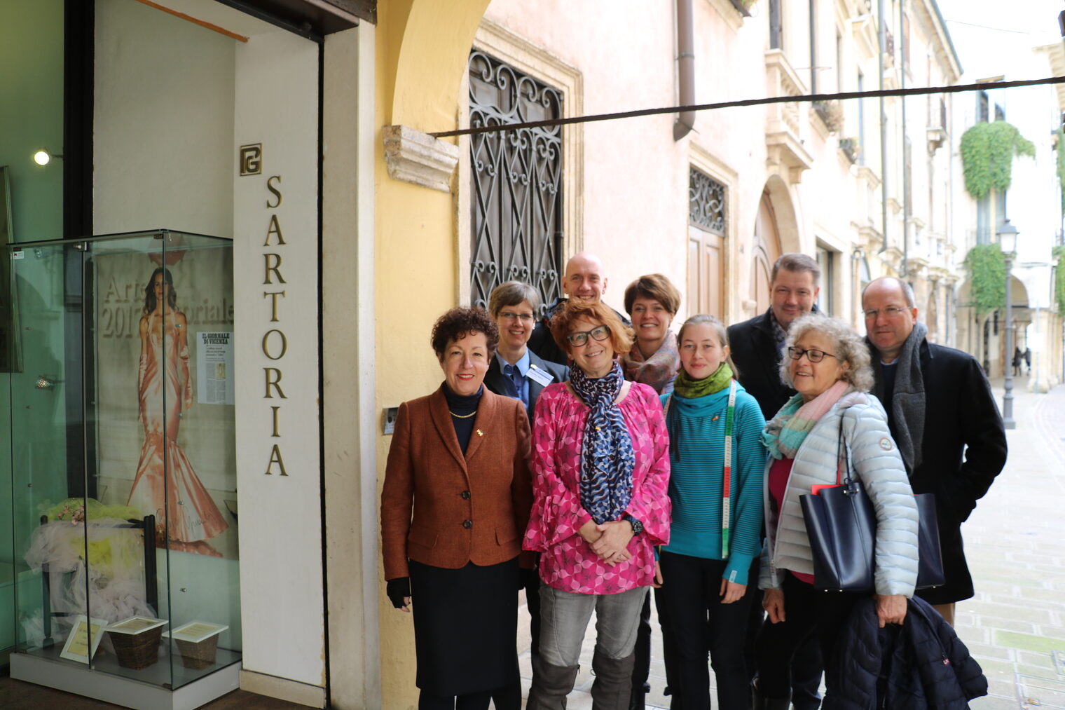 Deutsche Ausbilder besuchen Schneiderei von Paolo Girardi in Vicenza.