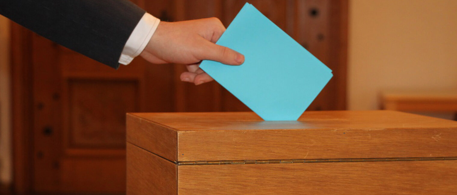 Symbolbild einer Wahlurne