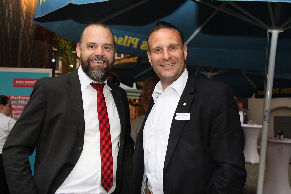 Carsten Goldapp (DEHOGA) und MdL Oliver Schatta (v.l.) Carsten Goldapp (DEHOGA) und MdL Oliver Schatta (v.l.)