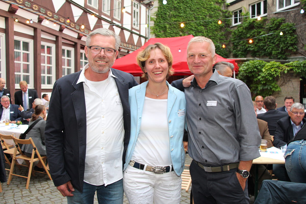 Thomas Ney, Annette Brandes, Obermeister Matthias Lütje (v.l.) Thomas Ney, Annette Brandes, Obermeister Matthias Lütje (v.l.)