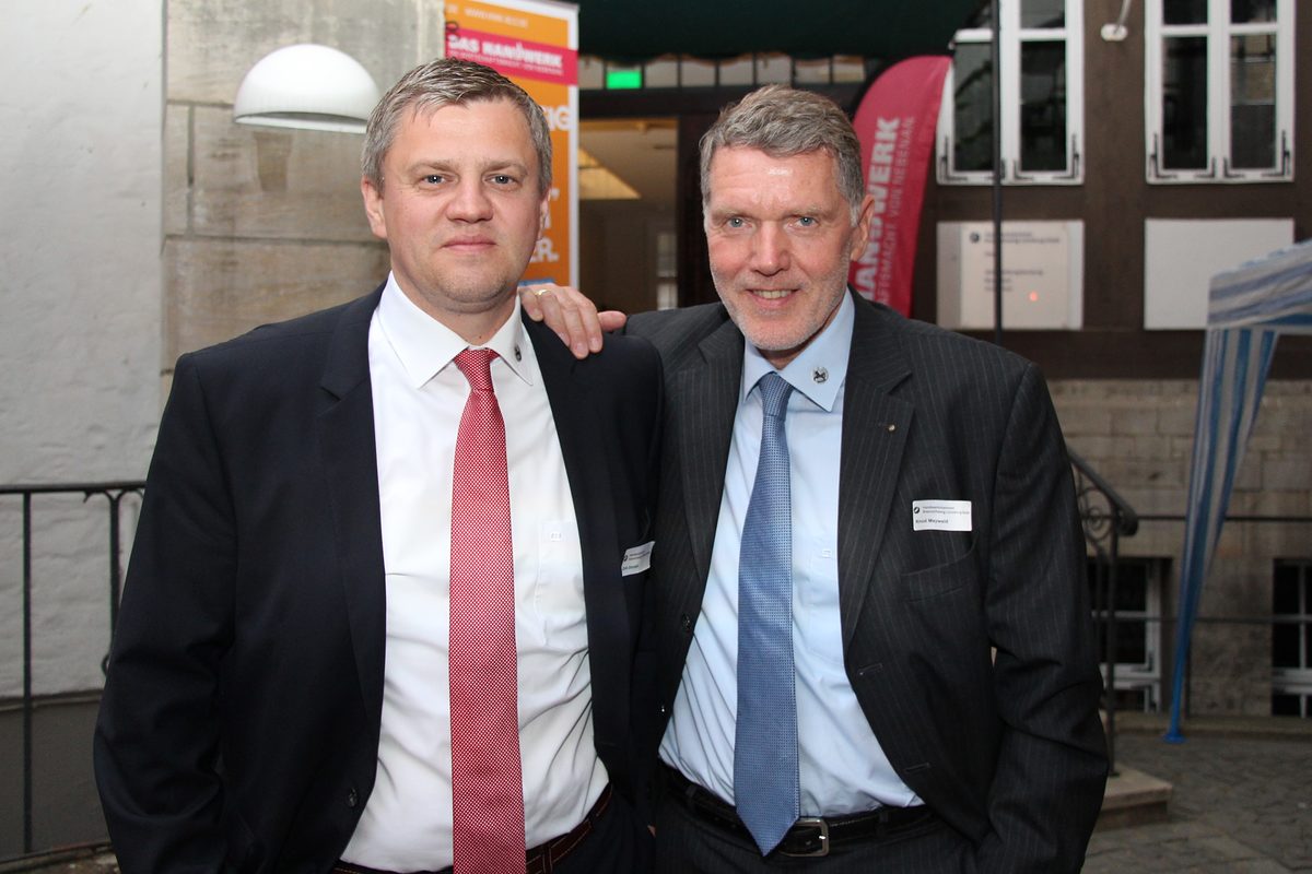 Dirk Gronert und Knud Maywald (Öffentliche Versicherung) (v.l.) Dirk Gronert und Knud Maywald (Öffentliche Versicherung) (v.l.)