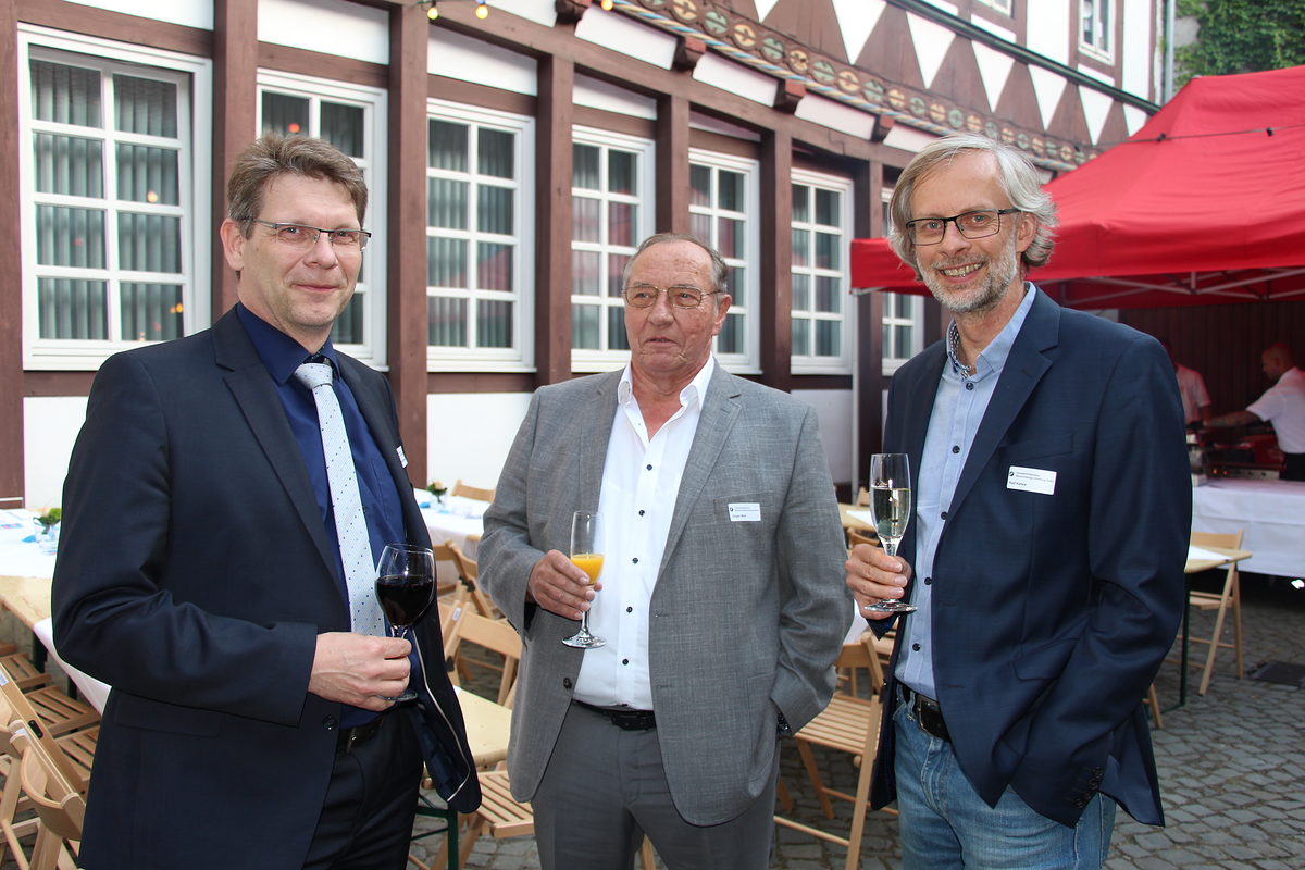 Otto Brinkmann (BBS Goslar-Baßgeige/Seesen), Obermeister Jürgen Wolf und Ralf Kalwa (v.l.) Otto Brinkmann (BBS Goslar-Baßgeige/Seesen), Obermeister Jürgen Wolf und Ralf Kalwa (v.l.)