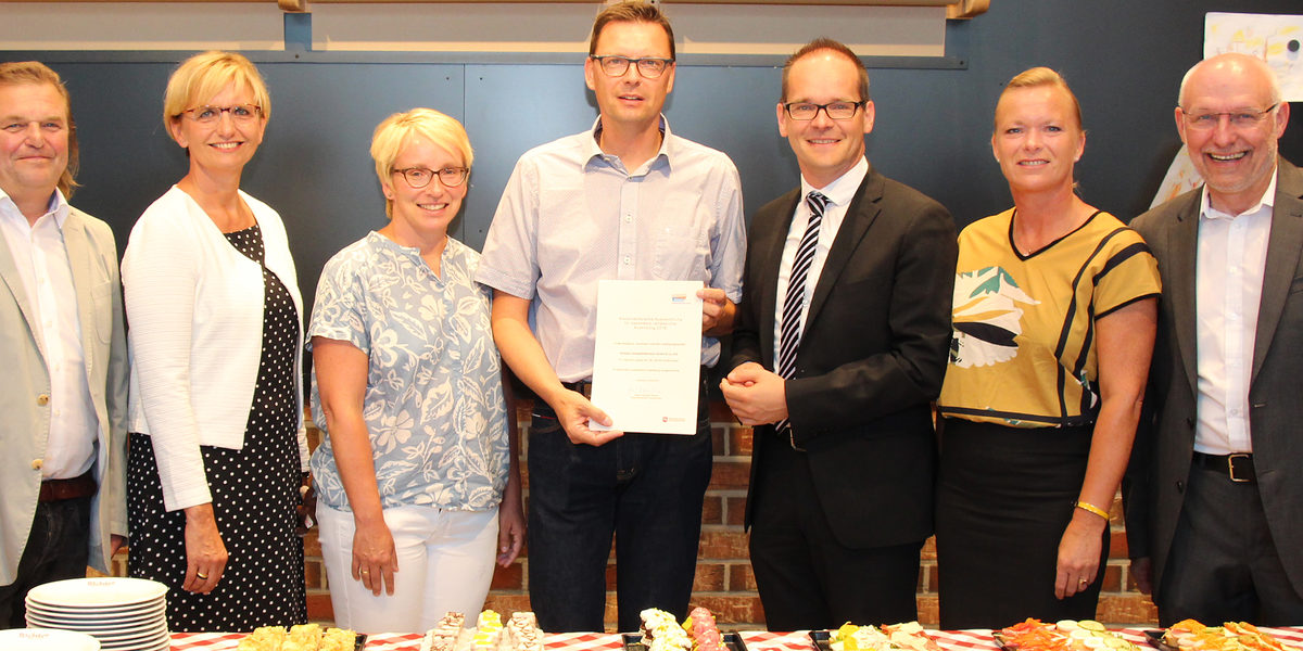 Altstadtbäckerei Richter bekommt Auszeichnung. Altstadtbäckerei Richter bekommt Auszeichnung über Besonders verlässliche Ausbildung.