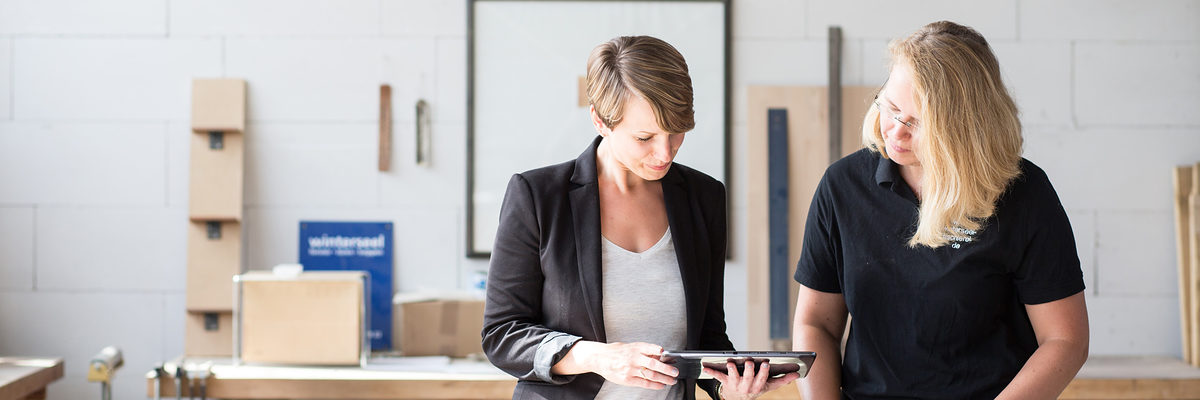 Das Team des Preaxiszentrums berät Sie bei allen Gestaltungs- und Designfragen sowie zum Thema Marketing Das Team des Preaxiszentrums berät Sie bei allen Gestaltungs- und Designfragen sowie zum Thema Marketing