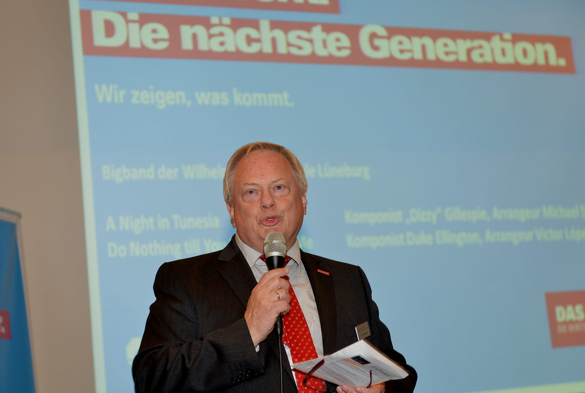 Günter Neumann, Leiter Berufliche Bildung bei der Handwerkskammer, führte durch den Abend. Günter Neumann, Leiter Berufliche Bildung bei der Handwerkskammer, führte durch den Abend.